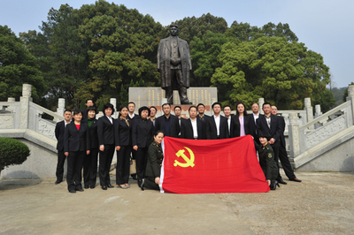 南昌開展&ldquo;清明祭掃，緬懷先烈&rdquo;主題活動(dòng)