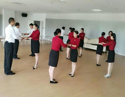 新時代賓館康樂部禮儀集訓精彩集錦——禮儀服務全面提升